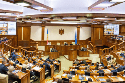 Parlamentul Republicii Moldova și-a început lucrările: șase fracțiuni, același președinte, aceeași direcție europeană
