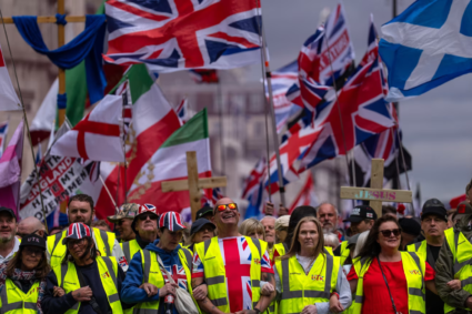 Extrema dreaptă britanică – în marș, zeci de mii de oameni – pe străzile Londrei