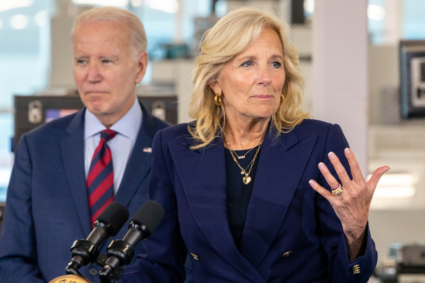 Jill Biden a vrut să salveze moștenirea lui Joe Biden, dar turneul ei de carte a făcut-o scrum