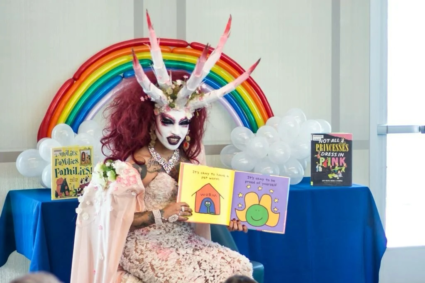 Vedere de la Paris: Drag queen-urile își susțin spectacolele în fața copiilor
