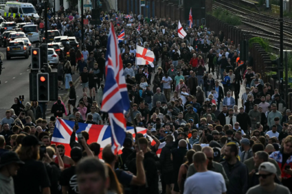 NYT: Protestele din Marea Britanie legate de cazul crimei lui Henry Nowak devin violente, liderii îndeamnă la calm