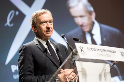 Umilință totală pentru Le Monde! Un miliardar francez i-a dat o palmă de zile mari