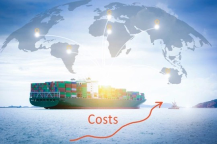 FT: Războiul și schimbările climatice duc la creșterea costurilor globale de transport maritim